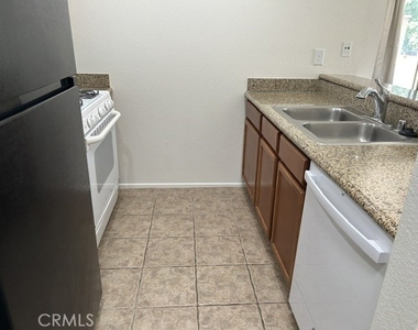 1136 W Blaine - Photo Thumbnail 4