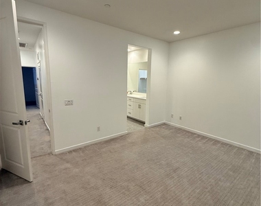 2625 Verna Drive - Photo Thumbnail 4