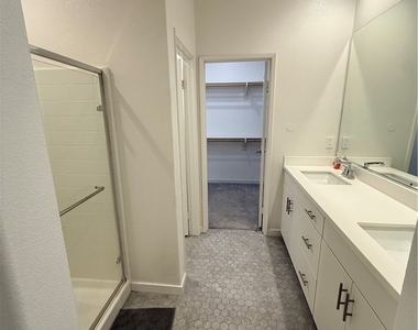 2625 Verna Drive - Photo Thumbnail 5
