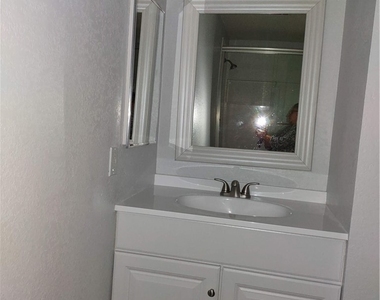 2810 N Arcadia Ct #202 - Photo Thumbnail 6