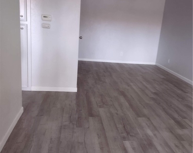 2810 N Arcadia Ct #202 - Photo Thumbnail 4