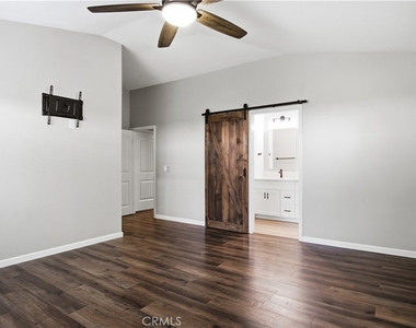 2367 Golden Avenue - Photo Thumbnail 9