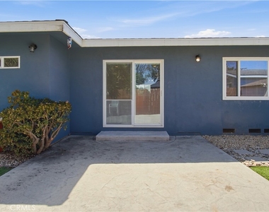 2367 Golden Avenue - Photo Thumbnail 17
