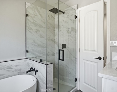 2367 Golden Avenue - Photo Thumbnail 14