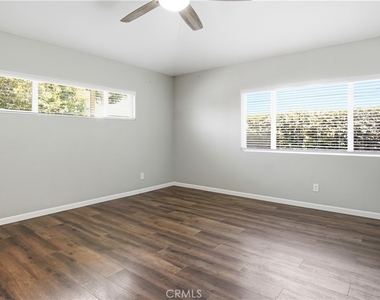 2367 Golden Avenue - Photo Thumbnail 8
