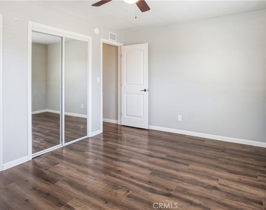 2367 Golden Avenue - Photo Thumbnail 15