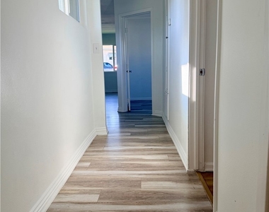 2075 Rialto Ave - Photo Thumbnail 2