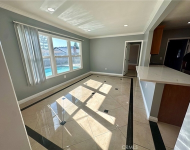 354 S Pepper Avenue - Photo Thumbnail 6