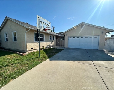 354 S Pepper Avenue - Photo Thumbnail 2