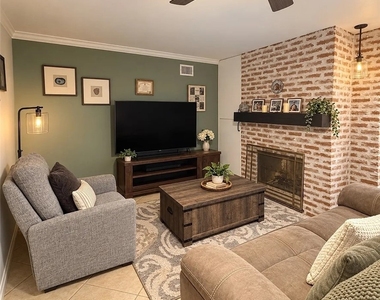 6261 Rosemary - Photo Thumbnail 5
