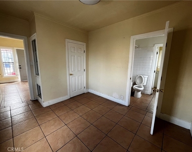 6325 S Figueroa Street - Photo Thumbnail 16