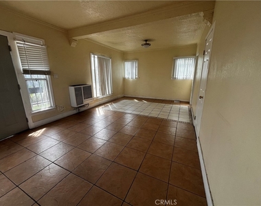 6325 S Figueroa Street - Photo Thumbnail 18