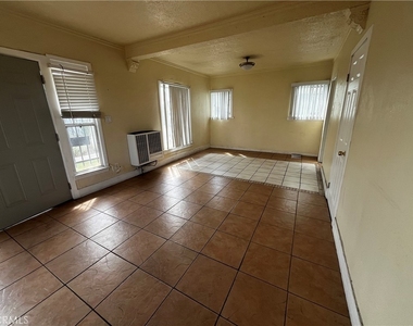 6325 S Figueroa Street - Photo Thumbnail 7