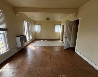 6325 S Figueroa Street - Photo Thumbnail 6
