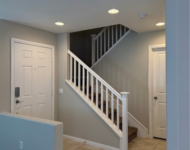 1310 Rover Ln - Photo Thumbnail 11
