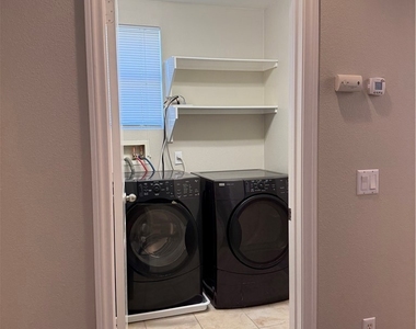1310 Rover Ln - Photo Thumbnail 17