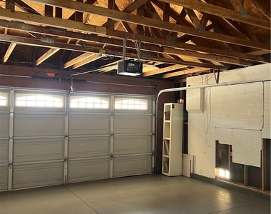 12939 Gerrard - Photo Thumbnail 6