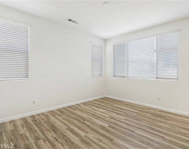 15232 Horizon Street - Photo Thumbnail 8