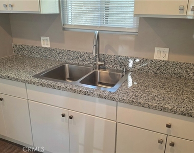 5620 Elmer Avenue - Photo Thumbnail 1