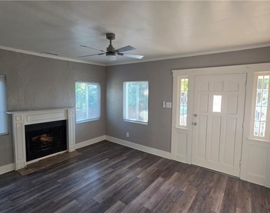 5620 Elmer Avenue - Photo Thumbnail 3