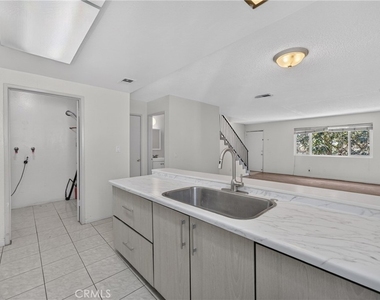 1111 E Emerson Avenue - Photo Thumbnail 4