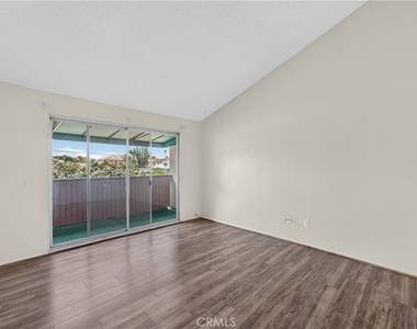 1111 E Emerson Avenue - Photo Thumbnail 9
