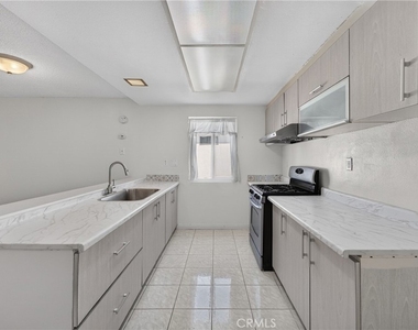 1111 E Emerson Avenue - Photo Thumbnail 5