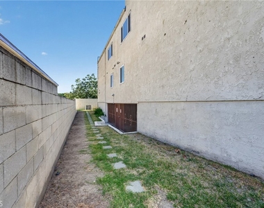 1111 E Emerson Avenue - Photo Thumbnail 13