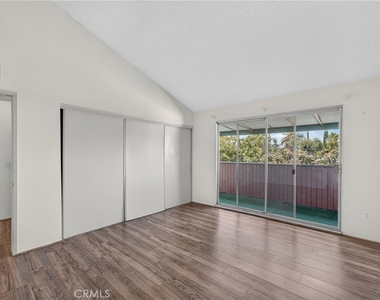 1111 E Emerson Avenue - Photo Thumbnail 10