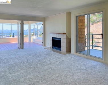 1301 Quarry Ct - Photo Thumbnail 2