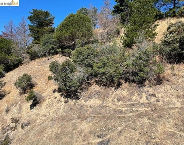 1301 Quarry Ct - Photo Thumbnail 34
