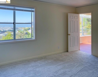 1301 Quarry Ct - Photo Thumbnail 11