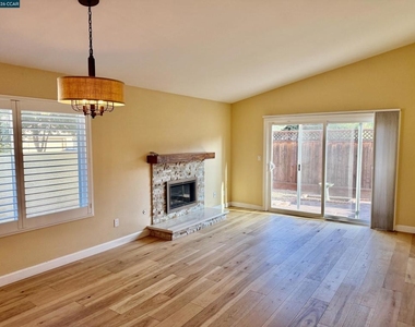 5301 Concerto Circle - Photo Thumbnail 2