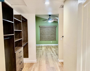 5301 Concerto Circle - Photo Thumbnail 4