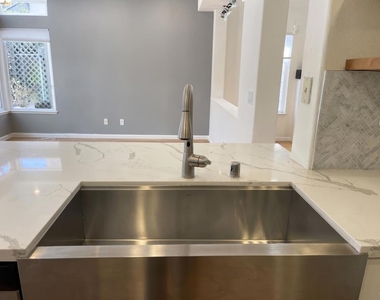 70 Seabreeze Dr - Photo Thumbnail 19
