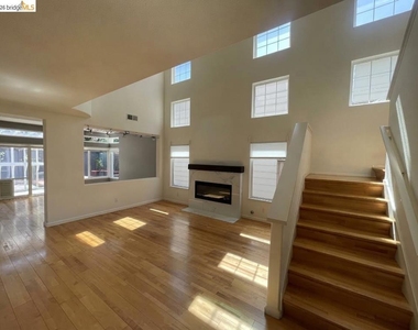 70 Seabreeze Dr - Photo Thumbnail 9