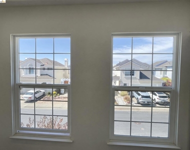 70 Seabreeze Dr - Photo Thumbnail 31
