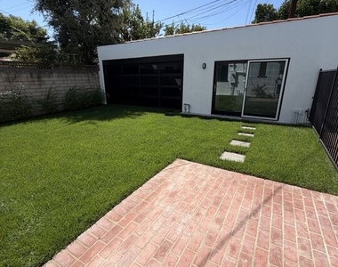 313 S Peck Drive - Photo Thumbnail 25