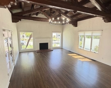 313 S Peck Drive - Photo Thumbnail 4