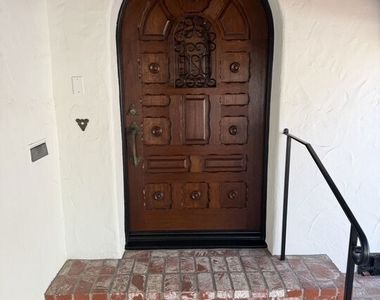 313 S Peck Drive - Photo Thumbnail 24