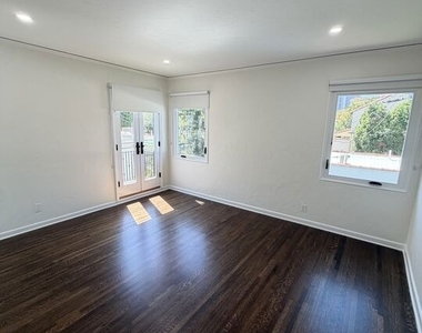 313 S Peck Drive - Photo Thumbnail 14