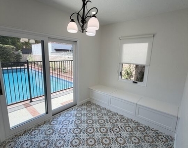 313 S Peck Drive - Photo Thumbnail 7