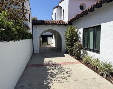 313 S Peck Drive - Photo Thumbnail 2