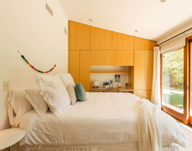 3626 Mandeville Canyon Road - Photo Thumbnail 30