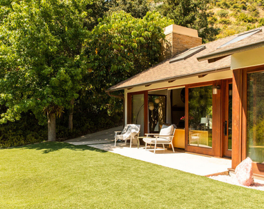 3626 Mandeville Canyon Road - Photo Thumbnail 38