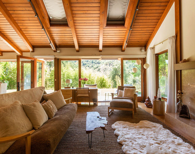 3626 Mandeville Canyon Road - Photo Thumbnail 2