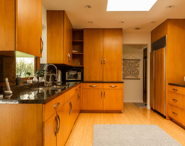 3626 Mandeville Canyon Road - Photo Thumbnail 15