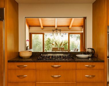 3626 Mandeville Canyon Road - Photo Thumbnail 14