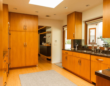 3626 Mandeville Canyon Road - Photo Thumbnail 17
