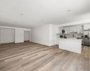733 N Hayworth Avenue - Photo Thumbnail 9